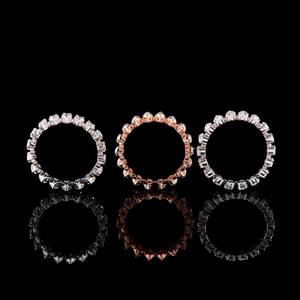 Anillo de Eternidad de Moissanita Personalizado en Plata de Ley 925, Corte Brillante Ovalado, para Hombre y Mujer - Product Image 2