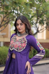 Lehenga Choli Gujarati Chaniya Choli, el Vestido Más Vendido para Navratri, Disponible a un Precio Accesible para Bailar Garba y Dandiya - Product Image 1