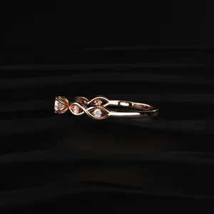 Bague en diamant à tige torsadée, diamant rond de 0,30 carat, très demandée, magique et inoubliable, pour femmes, d'Inde. - Product Image 3