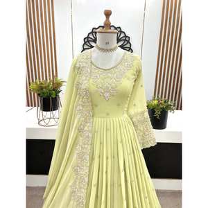 ชุดราตรีปาร์ตี้ปักลายลำดับสีรุ้งพร้อมงานพราว - Product Image 6