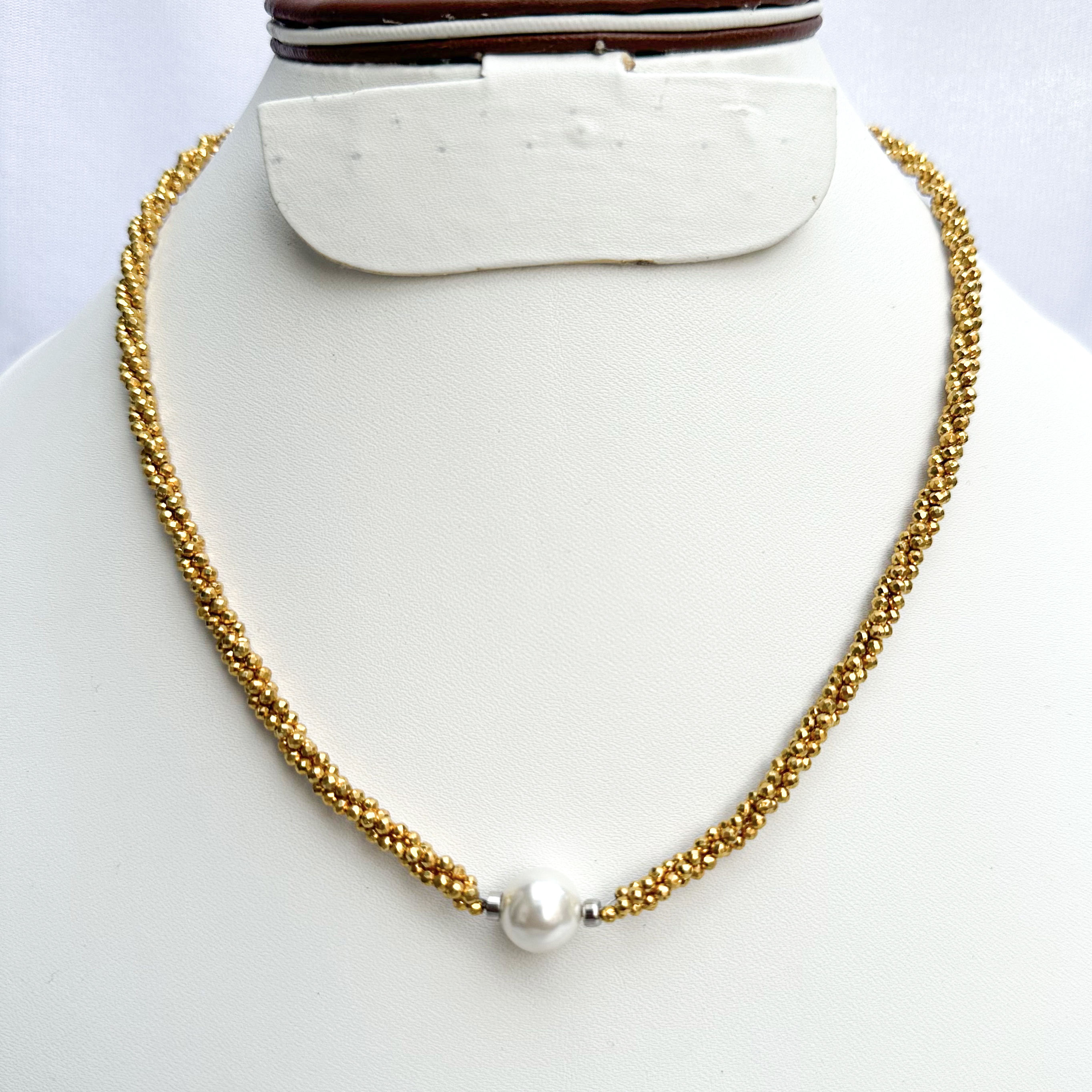 สีเหลือง