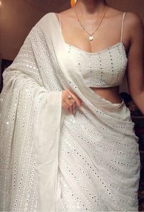Sari Casual de Verano con Hermoso Bordado en Tela Georgette Exclusiva Premium, Último Modelo de Traje Tradicional Indio para Fiesta o Boda - Product Image 4