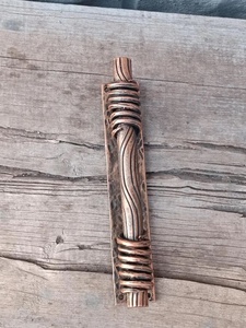 Poignée de portail en fer forgé à la main, au design unique et à la finition peinte durable ; facile à installer et idéale pour les clôtures. - Product Image 6