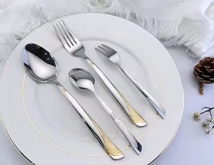 Juego de cubiertos metálicos de diseño atractivo y moderno. Adecuado para necesidades de hostelería a gran escala. Calidad confiable para uso diario. - Product Image 5