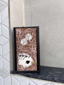 Portefeuille long pour homme en cuir véritable de style vintage, gravé à la main, vente chaude, couleur marron tendance, porte-cartes et porte-monnaie unisexe - Product Image 1