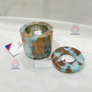 Quemador de incienso artesanal de resina y madera de estilo moderno de Oriente Medio, aroma agradable y relajante. - Product Image 1