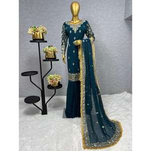 ชุดเสื้อท็อปปักลายหรูหราผ้าจอร์เจตต์ประดับเลื่อม พร้อมกางเกงชาราร่าและผ้าคลุมไหล่ รุ่นราม - Product Image 1