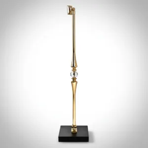 Balustre d'escalier de luxe en or avec accent en cristal, poteau décoratif en métal pour design d'escalier moderne - Product Image 2