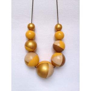 Collier de luxe en résine et bois, accessoires de mode raffinés en cristal - Product Image 4