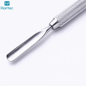 Pousse-cuticules en acier inoxydable de bonne qualité, fabriqué à la main avec une poignée texturée antidérapante, outil de manucure pour le nail art - Product Image 5