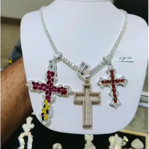 Colgante de Cruz Colorido Personalizado de Plata 925 con Baño de Oro 18K, Chapado en Oro, con Moissanita VVS y Diamantes, Joyería Fina para Hombre, Estilo Hip Hop - Product Image 1