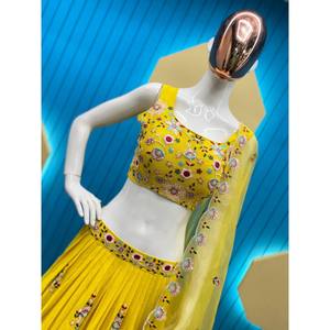 ชุดปาร์ตี้ออกแบบสำหรับผู้หญิงชุดสวมใส่ Koti-lehenga choli and dupatta - Product Image 1