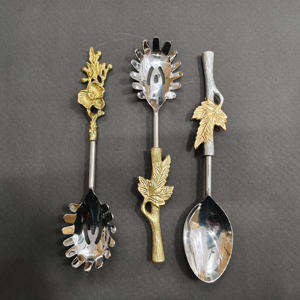 Juego de 6 Cucharas de Servir Artesanales con Diseño Inspirado en la Naturaleza, Mangos de Hojas y Ramas en Tono Dorado, Utensilios de Buffet de Acero Inoxidable - Product Image 4