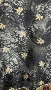 Tela Jacquard de Seda Modal Viscosa India de Alta Calidad, Estampado Digital con Patrón Floral, 140 GSM, 44 Pulgadas de Ancho, para Prendas Étnicas - Product Image 4