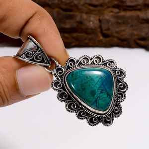 Pendentif en azurite naturelle, argent sterling 925, fait main, bijoux bohèmes, cadeau pour femmes et filles - Product Image 1