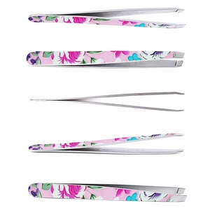 แหนบดัดขนตาปลายแหลม Ryzer Studio ลายดอกไม้ ทำจากสแตนเลส จับถนัดมือ ความยาว 9 ซม. - Product Image 5