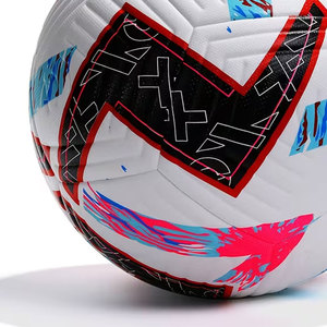 Ballon de football sur mesure multicolores, multifonctionnel et équilibré, en tissu premium - Product Image 4