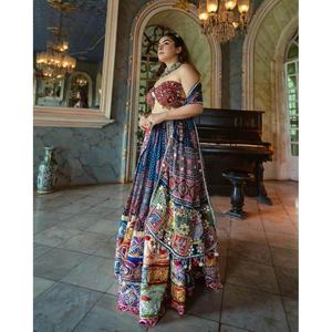 CRÉATEUR MOUSSELINE IMPRIMÉ NUMÉRIQUE MIROIR TRAVAIL LEHENGA CHOLI AVEC DUPATTA BLEU - Product Image 5