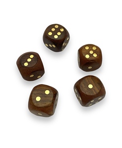 Boîte à dés en bois artisanale de 2 pouces avec un ensemble de 5 dés en bois finition naturelle, boîte de rangement classique pour jeux de table pour le plaisir - Product Image 1