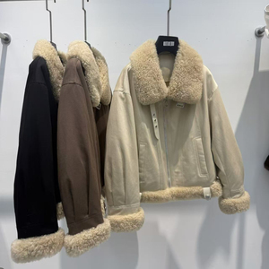 Manteau court en duvet d'oie respirant pour femme avec col en fourrure de renard et manches en fourrure véritable, fermeture éclair, design original pour l'hiver - Product Image 3