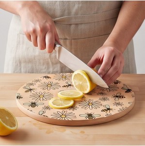Planche à découper ronde luxueuse avec motif abeilles et marguerites, trou de suspension - Product Image 4