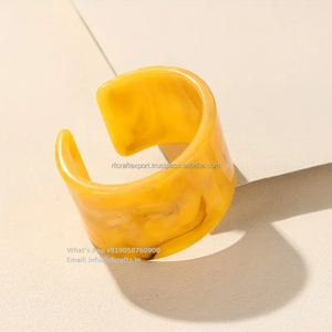 กำไลข้อมืออะคริลิคเรซิ่นแบบเรียบเครื่องประดับมือสร้างสรรค์สำหรับงานปาร์ตี้แฟชั่น - Product Image 3