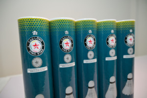 ลูกแบดมินตันเกรด OEM ขนห่าน คุณภาพสูง ทนทาน เหมาะสำหรับการฝึกซ้อมระดับทัวร์นาเมนต์ ใช้ได้ทั้งในร่มและกลางแจ้ง - Product Image 5