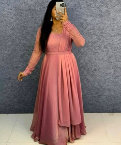 ชุดเดรสสไตล์อินเดียผ้าฝ้ายลายปักเลื่อมและลูกปัด พร้อมผ้าคลุมไหล่และเข็มขัด สำหรับงานเทศกาล ราคาขายส่ง เสื้อผ้าสตรี กำลังเป็นที่นิยม - Product Image 1