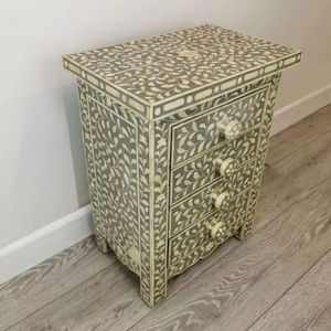 Table à tiroirs en os incrusté de la marque ILAHI, design moderne, détails en agate, rangement à trois niveaux, meuble portable pour la maison - Product Image 1