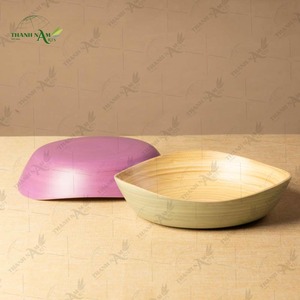 Saladier en bambou artisanal avec une forme ondulée sculpturale pour la vaisselle moderne et la décoration intérieure de luxe - Product Image 3