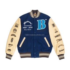 แจ็กเก็ตผ้ากำมะหยี่สีเบจสำหรับผู้ชายปรับแต่งได้ KVJ132แขนเสื้อขนสัตว์ปักลายสีฟ้าสำหรับฤดูหนาว - Product Image 1
