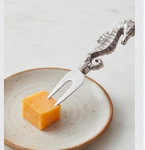 Juego de Quesos de Diseño Premium con Forma de Cocodrilo en Acero Inoxidable con Mango de Latón, Perfecto para Bodas y Cenas Elegantes - Product Image 5