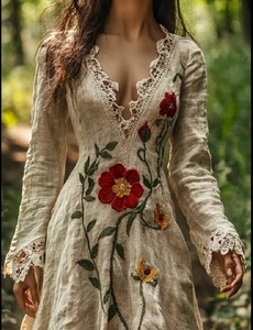 Robe longue vintage en lin brodé style cottage avec bordure en dentelle crochet festonnée, manches longues cloche et décolleté en V profond - Product Image 2