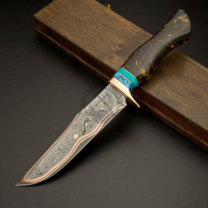 Couteau de chasse en acier damas cuivré forgé à la main avec manche en résine, garde en cuivre turquoise, étui en cuir, lame fixe - Product Image 5
