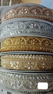 Ruban de dentelle brodé perlé, bordure florale à sequins or et argent, soluble dans l'eau, pour robe de mariée, sari, lehenga, chaussures, sacs - Product Image 3