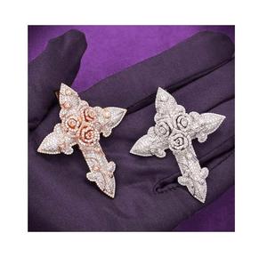 Colgante de Plata de Ley 925 con Moissanita VVS, Estilo Hip Hop Iced Out, Flor y Cruz en Oro Rosa - Product Image 1