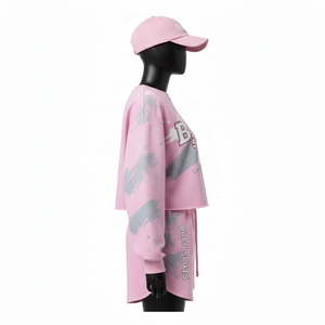Ensemble sweat-shirt et short en molleton de coton premium 100% coton, tissu brossé doux, logo pastel, pour femmes. - Product Image 3