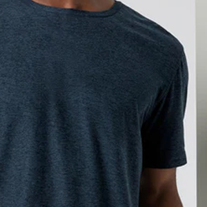 T-shirt homme à col rond et épaules tombantes avec logo personnalisable / Matière respirante et ajustable pour commandes en gros à prix avantageux - Product Image 4