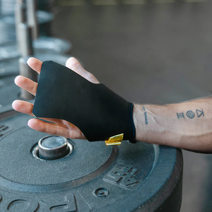 Unisex Leather Hand Grip for Weightlifting Gym Padded Palm Grips for Pull Ups Rows Fitness <b>Training</b> session Gear Supplier - Product Image 5