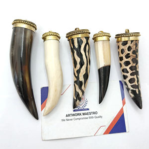 Colgante de cuerno y hueso de búfalo natural hecho por artesanos indios, joyería artesanal de la India, colección de joyas, nuevo. - Product Image 1