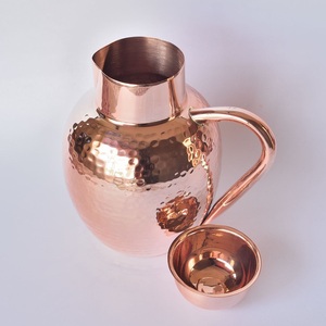 Collection de service en cuivre de qualité moderne, pichet martelé fini à la main et verres assortis, ensemble carafe en cuivre écologique motif pomme - Product Image 1