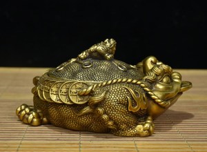Premium Artisan Aroma <b>Bakhoor</b> Incense Burner Built for <b>Oud</b> Wood for Elevated Living Environments - Product Image 3