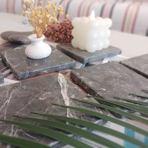 Ensemble de sous-verres carrés en marbre gris avec tapis, design moderne pour la maison, le café, le bar - Product Image 3