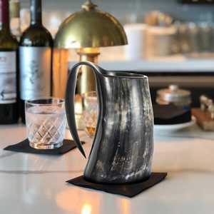 Tazas de cuerno ideales para eventos al aire libre, campamentos, fiestas y celebraciones rústicas organizadas por amantes de la historia en todo el mundo. - Product Image 1