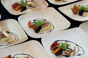 Assiette carrée en feuille de palmier, compatible lave-vaisselle, compostable, biodégradable, écologique, réutilisable pour les fêtes, style traditionnel - Product Image 2