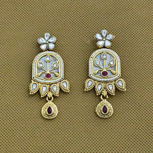 Pendientes de moda clásicos antiguos con baño de oro - Product Image 3