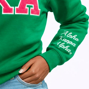 เสื้อสเวตเชิ้ตสีเขียว AKA Green Chenille สำหรับผู้หญิง ปักลายตัวอักษรกรีก คุณภาพพรีเมียม คอกลม - Product Image 5