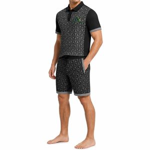 ชุดเสื้อโปโลพิมพ์ลาย 3 มิติ แบบกำหนดเองสำหรับผู้ชาย พร้อมกางเกงขาสั้น ชุดสองชิ้นสำหรับฤดูร้อน สวมใส่สบายๆ หรือเล่นกอล์ฟ ระบายอากาศได้ดี ผลิตจากโพลีเอสเตอร์ พิมพ์ลายแบบซับลิเมชั่น - Product Image 1