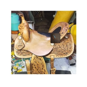 Selle de cheval Western en cuir tanné noir, motif floral gravé à la main, pour barrel racing, avec conchos floraux, assise rembourrée souple, fixation SS, 10"-18" - Product Image 3