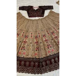 Desgaste de rendimiento de diseñador Lehenga Choli adornado con trabajo de hilo de secuencia Dori - Product Image 3